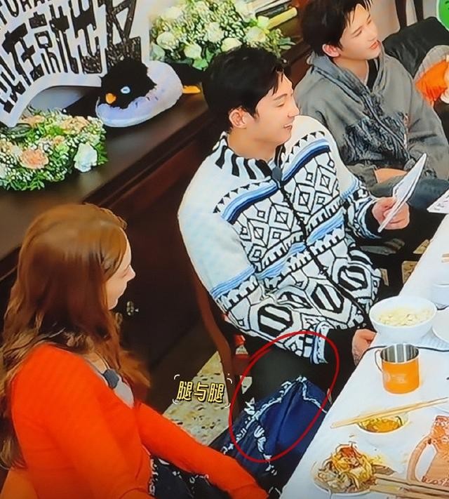 黄景瑜圈外女友爆料真相_黄景瑜女明星_黄景瑜金晨综艺互动误会