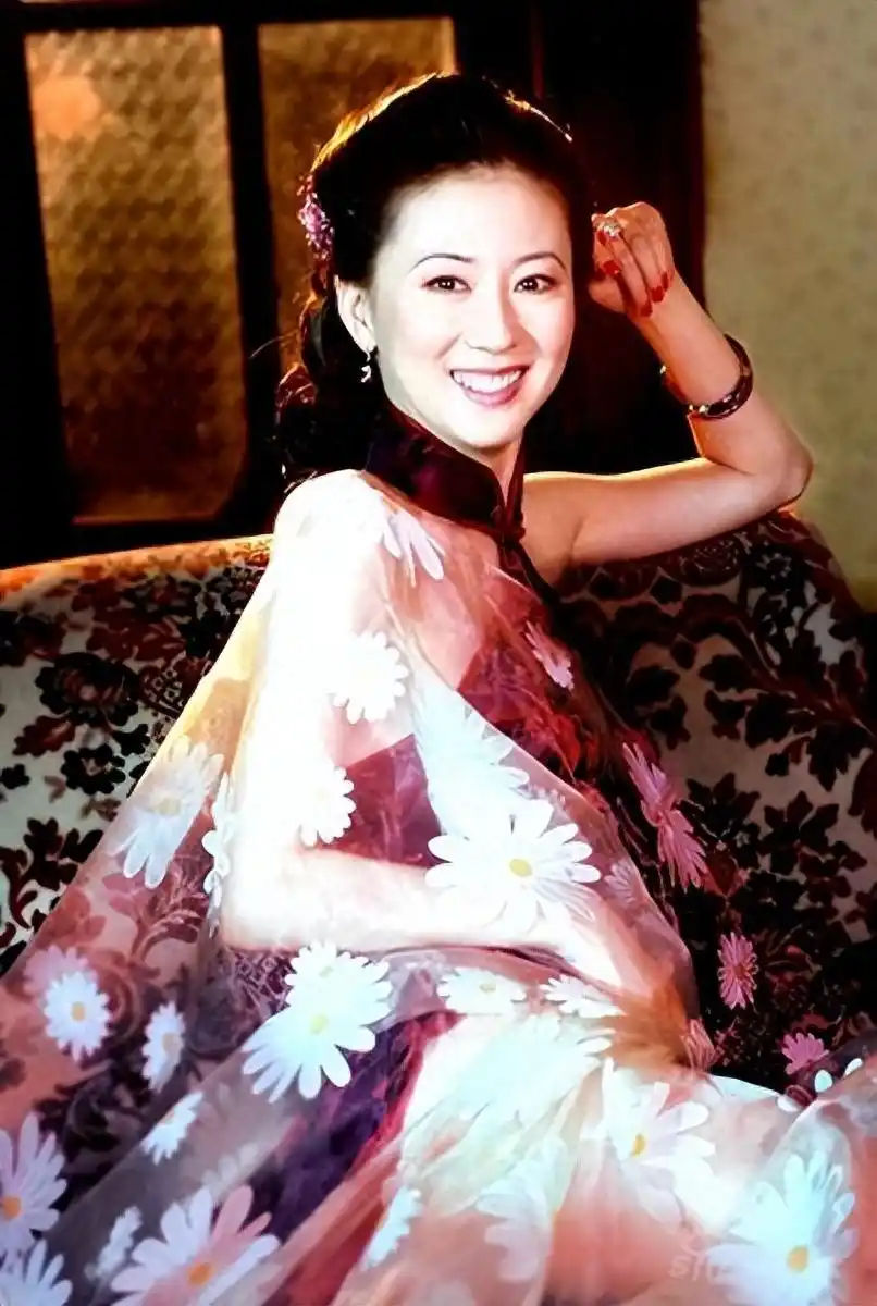 汤加丽艺术争议_汤加丽人体艺术写真_中国女明星人体艺术